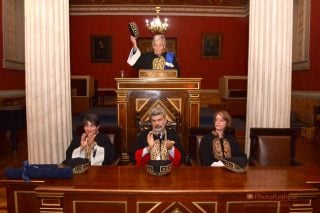 Εκκληση για συναίνεση, κριτική στον Τσίπρα