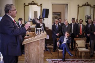 Η παραίτηση και η τελετή