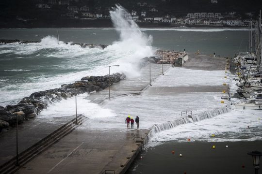 Σαρωτικό το πέρασμα του κυκλώνα σε όλη τη χώρα