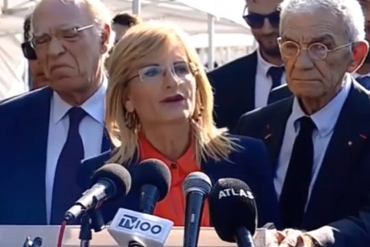 Γραφικότητες… Κεντρώων