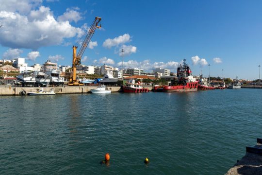 «Φρένο» στην πώληση λιμανιών