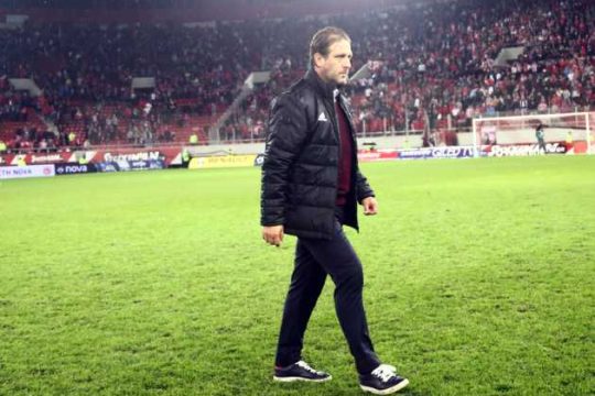 Ανακατεύει την τράπουλα ο Μαρτίνς