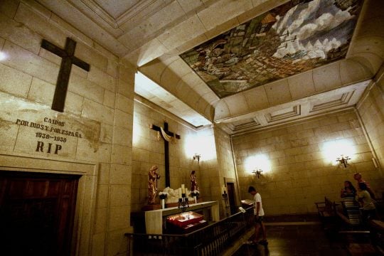 Χάσμα ανάμεσα στη Μαδρίτη και το Βατικανό για τα οστά του Φράνκο