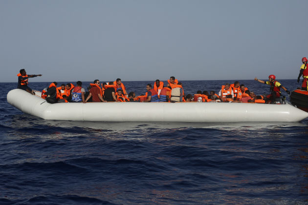 Ναυάγιο με 34 νεκρούς μετανάστες στη Μεσόγειο