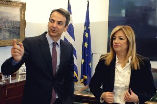 Η Ν.Δ. κερνάει, το ΚΙΝ.ΑΛΛ. γιατί πίνει;