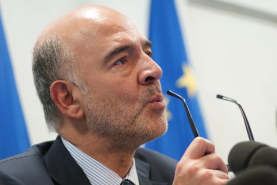 «Είναι κρετίνος, προβοκάτορας, φασίστας»