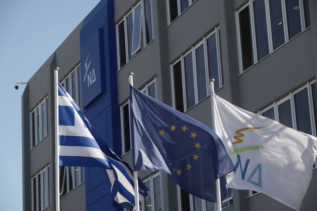 ΝΔ: Κυβερνητική διγλωσσία μέσω tweets