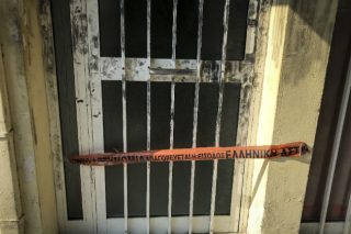Στη φυλακή ο αστυνομικός, ελεύθεροι οι Πακιστανοί