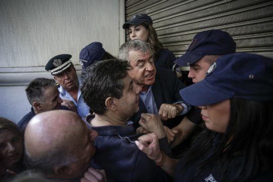 Μικρή ένταση στη διαμαρτυρία της ΠΟΕΔΗΝ