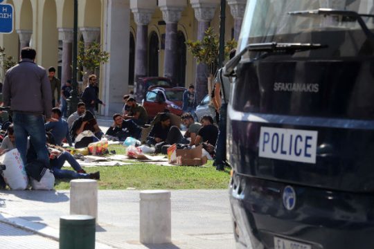 Αποχώρησαν από την πλατεία Αριστοτέλους οι πρόσφυγες