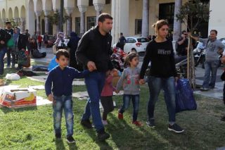 Χώροι τράνζιτ για πρόσφυγες το Βαγιοχώρι και κτίριο στη Μοναστηρίου
