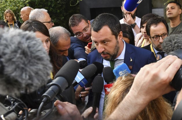 Βεντέτα Σαλβίνι με τον δήμαρχο – «προστάτη» των προσφύγων