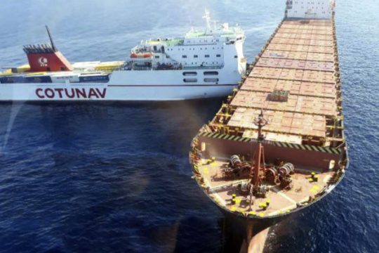 Μεγάλη διαρροή καυσίμων στην Κορσική από σύγκρουση πλοίων