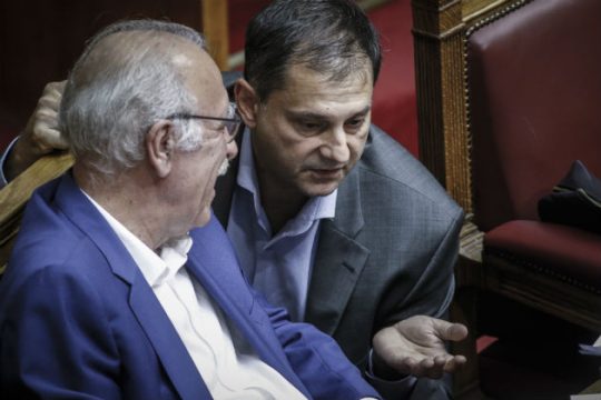 «Ναι» Θεοχάρη υπό προϋποθέσεις στη Συμφωνία των Πρεσπών