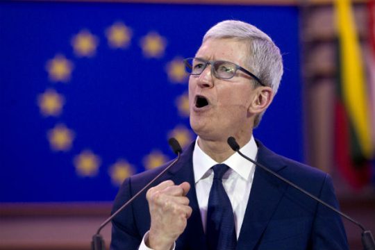 Ο επικεφαλής Apple υπέρ προστασίας των προσωπικών δεδομένων