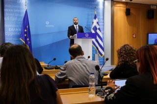 «Γαλάζια» αγωνία για τις συντάξεις