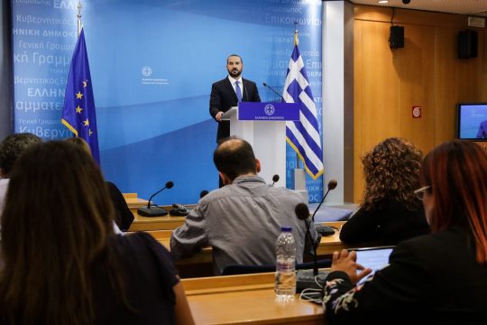 «Γαλάζια» αγωνία για τις συντάξεις