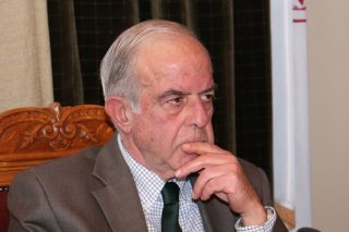 Κόβεται, διότι δεν συνεμορφώθη προς τας υποδείξεις της Ν.Δ.