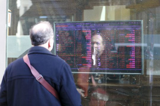 Διακυμάνσεις στο spread, αμετακίνητη η ιταλική κυβέρνηση
