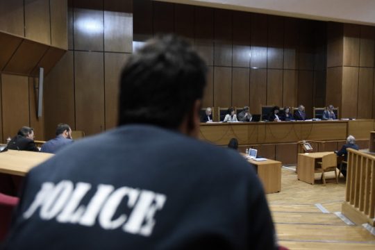 Οι πάγκοι αναποδογύρισαν… ως δια μαγείας