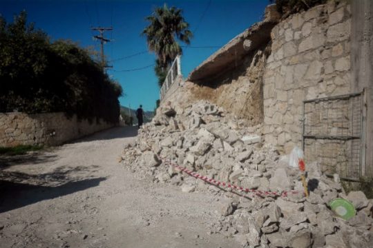 Ακατάλληλα 72 κτίρια μετά τον σεισμό στη Ζάκυνθο