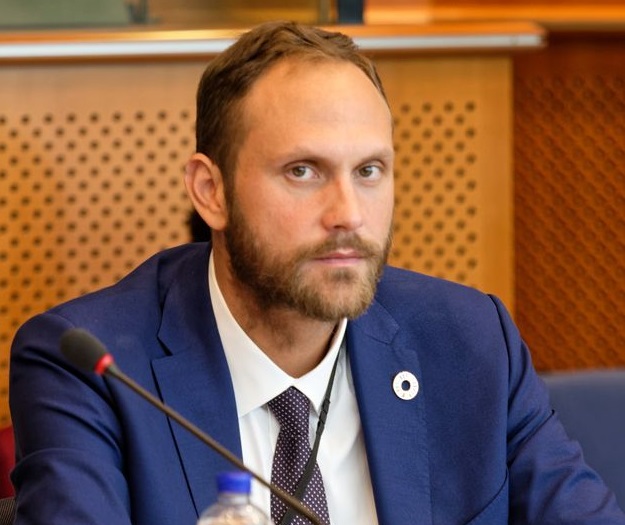 Ενας ελέφαντας στο δωμάτιο της Ευρώπης!