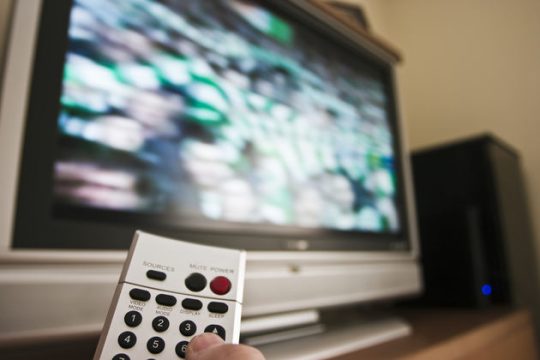 Εξηγώντας στην κόρη μου την τηλεόραση