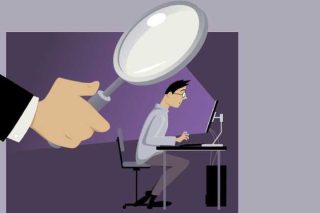 Μάτι της εφορίας σε μετόχους και στελέχη