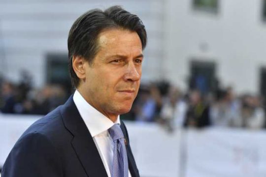 Η Ιταλία επιμένει με… μετρημένες υποχωρήσεις