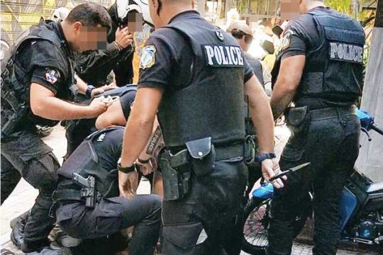 Μαντούβαλος και Πλεύρης συνήγοροι των αστυνομικών