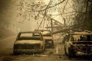 Αδιανόητη καταστροφή με τουλάχιστον 25 νεκρούς στην Καλιφόρνια