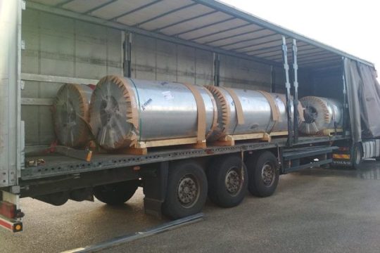 «Τσίμπησαν» νταλίκα με λαθραία τσιγάρα στην Πάτρα
