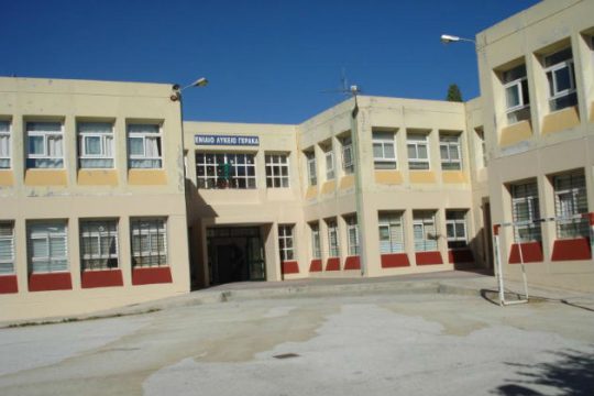 1ο ΓΕΛ Γέρακα: απειλές κατά εκπαιδευτικών μετά την αποβολή μαθητών