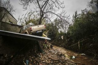 Στη Νότια Λέσβο ξέσπασε η «Πηνελόπη»