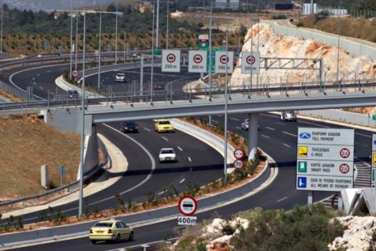 Σε «Ελλάκτωρ» και «J&P Αβαξ» το μερίδιο της Τράπεζας Πειραιώς στην Αττική Οδό