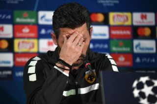 Αγιαξ στη… σκιά των «τριών»