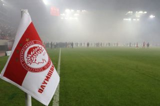 Τελειώνει ο μήνας του μέλιτος