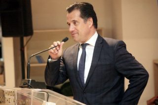 Να φτιάξει τους σοβάδες…