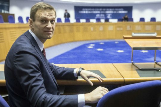 «Παραβίαση ανθρωπίνων δικαιωμάτων οι διώξεις κατά Ναβάλνι»