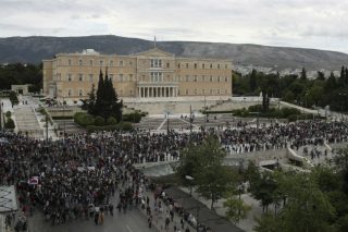 Τα συνδικάτα και τα εργασιακά δικαιώματα στη «μετα-μνημονιακή εποχή»