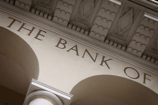 Σχέδιο για μείωση των κόκκινων δανείων επεξεργάζεται η ΤτΕ