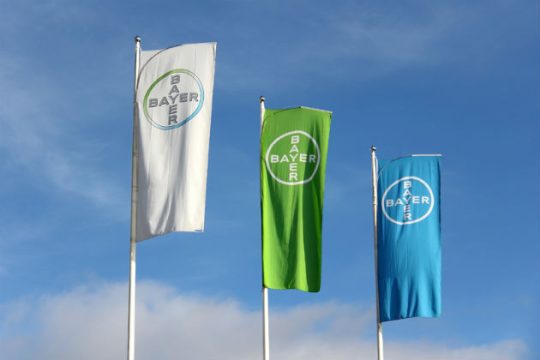 Μειώνει το προσωπικό της η Bayer κατά 12.000 θέσεις