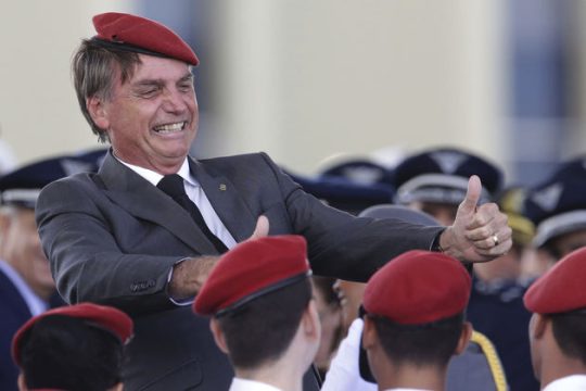 Μπολσονάρο: η συντηρητική ολιγαρχία ανακτά την εξουσία
