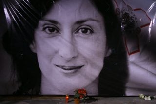 Μάλτα: Ξεκίνησε η δίκη για την ηθική αυτουργία στην δολοφονία της δημοσιογράφου Ντάφνι Καρουάνα Γκαλιζία