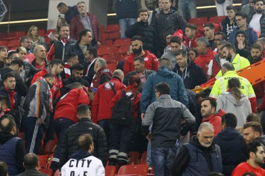 Πέθανε στο γήπεδο φίλαθλος του Ολυμπιακού