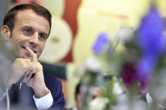 Από κόσκινο και η προεκλογική καμπάνια του Μακρόν