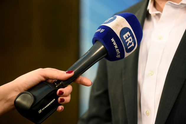 «Ράβε ξήλωνε» στην ΕΡΤ δουλειά να μη σου λείπει
