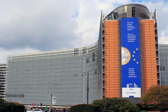 Η Ε.Ε. αναζητεί τρόπους να περιορίσει την εξάρτησή της από το ΝΑΤΟ