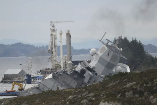 Σύγκρουση φρεγάτας με ελληνόκτητο τάνκερ στη Νορβηγία