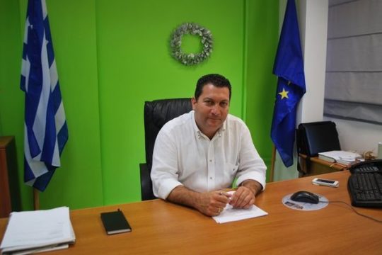 Χερσόνησος: Απειλές στον δήμαρχο που πήρε θέση κατά του εθνικισμού